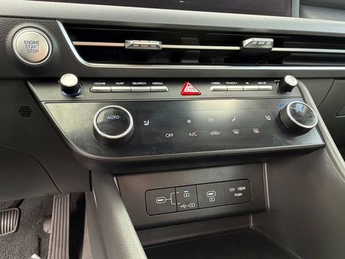Used 2025 Hyundai Sonata SEL FWD image 24