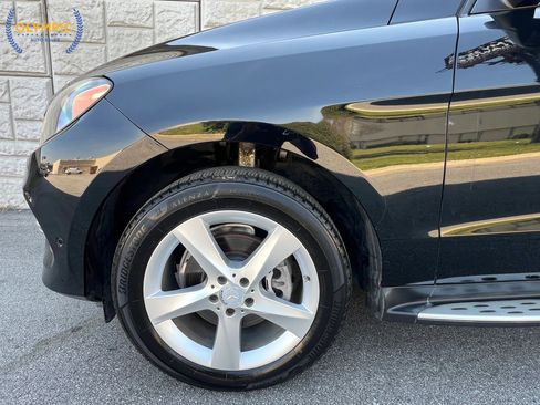 Used 2017 Mercedes-Benz GLE 350 GLE 350 Sport Utility 4D w/ Premium 1 Package image 9