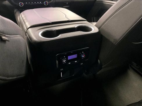 Used 2025 Chevrolet Tahoe Z71 image 27