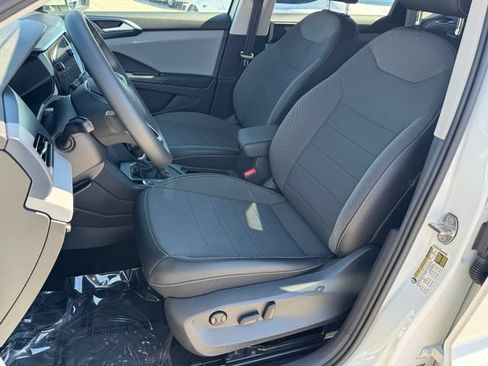 Used 2022 Volkswagen Taos SE FWD image 14