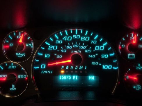 Used 2023 Chevrolet Express 3500 Extended w/ Driver Convenience Package image 12