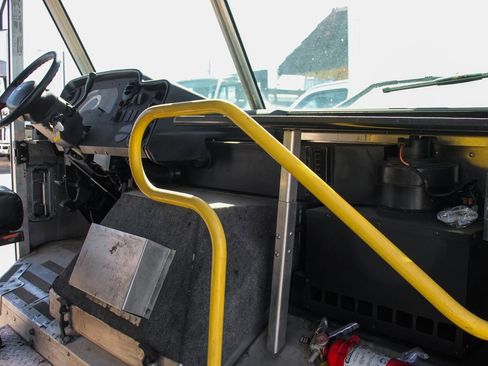 Used 2015 Ford E-450 and Econoline 450 Super Duty w/ A/C Prep Package image 28