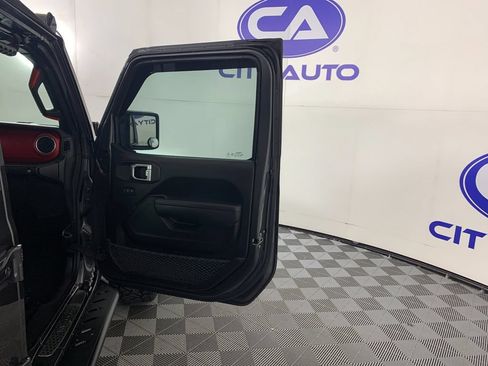 Used 2022 Jeep Wrangler Unlimited Rubicon w/ Safety Group AWD/4WD image 38