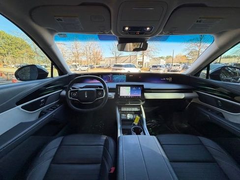 Used 2024 Lincoln Nautilus Reserve image 7