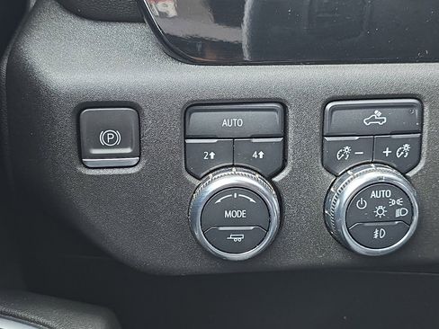 Used 2023 GMC Sierra 1500 Elevation image 41