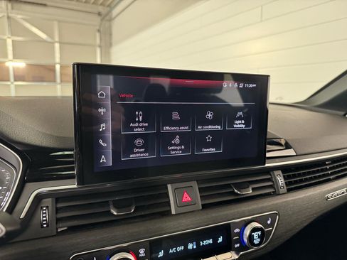 Used 2020 Audi A4 2.0T Premium image 26