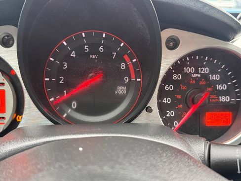 Used 2010 Nissan 370Z Touring image 20