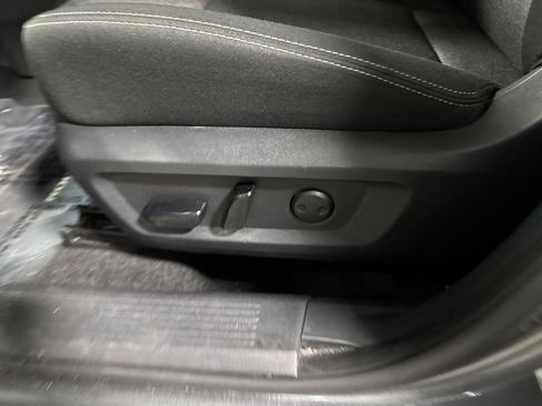 Used 2025 Nissan Rogue SV FWD image 20
