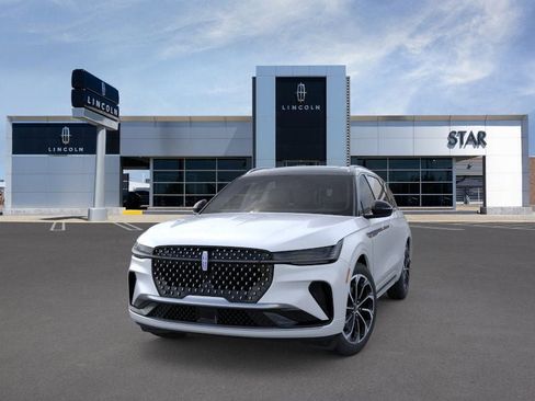 New 2025 Lincoln Nautilus Reserve image 2