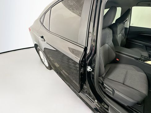 Used 2026 Toyota Camry LE FWD image 28