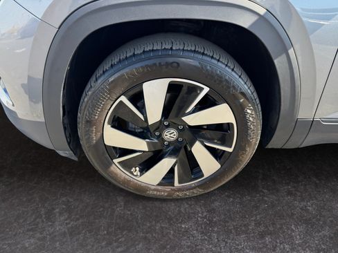 Used 2025 Volkswagen Atlas Cross Sport SE AWD/4WD image 14