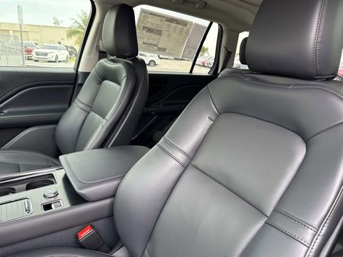 New 2026 Lincoln Aviator AWD image 21