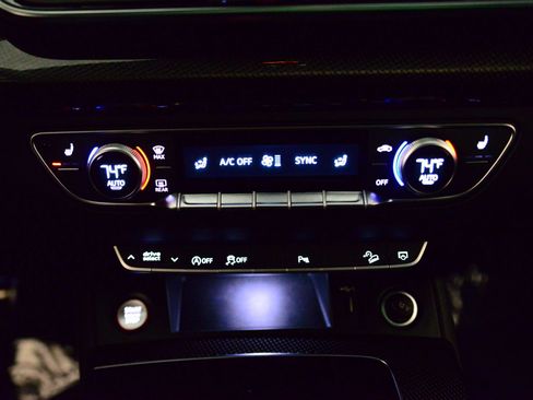 Certified 2022 Audi SQ5 Premium Plus image 14