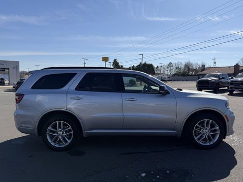 Used 2024 Dodge Durango GT image 2