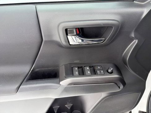 Used 2023 Toyota Tacoma TRD Off-Road image 15