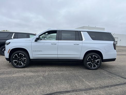 New 2026 Chevrolet Suburban High Country image 2