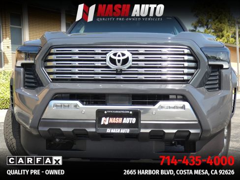 Used 2025 Toyota Tacoma Limited AWD/4WD image 25