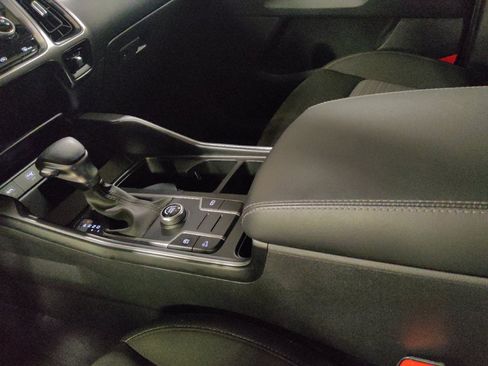 Used 2023 Kia Sorento LX FWD image 26