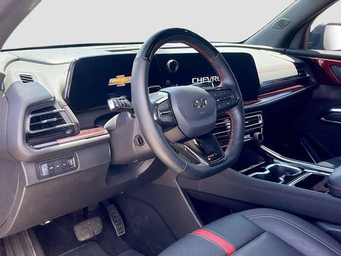 Used 2025 Chevrolet Traverse RS AWD/4WD image 9