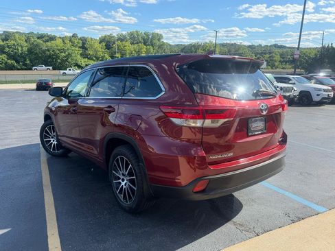Used 2018 Toyota Highlander SE AWD/4WD image 5