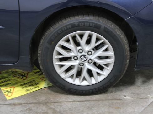 Used 2017 Toyota Camry LE image 43