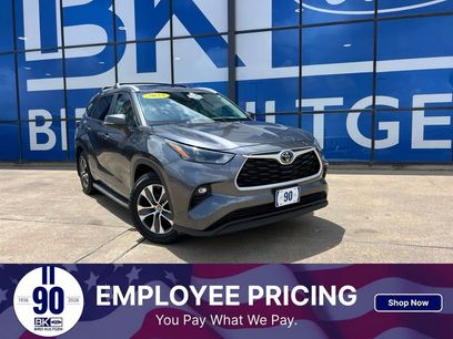 Used 2023 Toyota Highlander XLE
