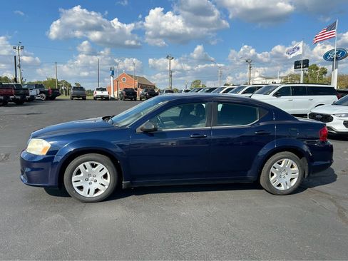 Used 2013 Dodge Avenger SE image 1