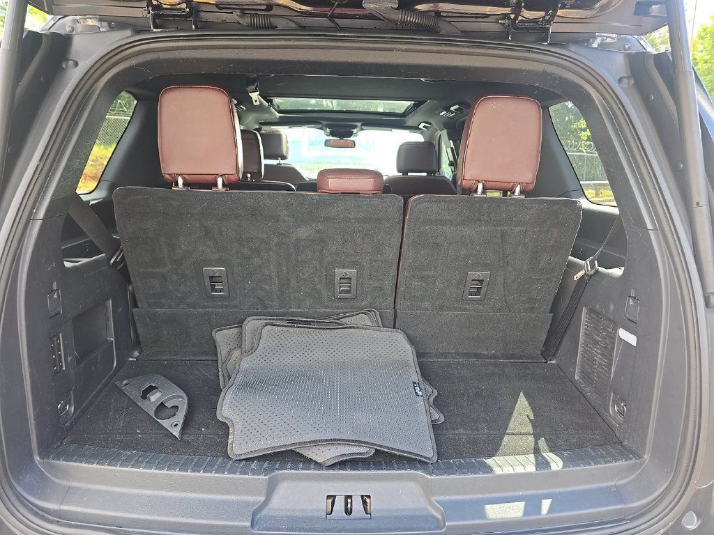 Used 2023 Ford Expedition Limited AWD/4WD image 5