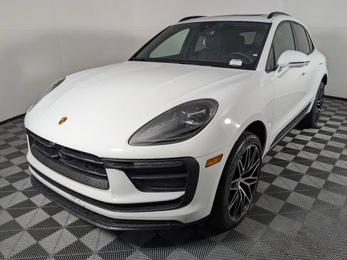 New 2026 Porsche Macan image 1