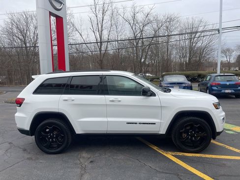 Used 2018 Jeep Grand Cherokee Laredo image 6