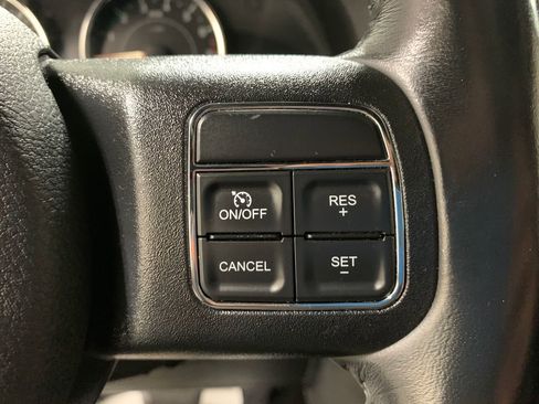 Used 2016 Jeep Wrangler Unlimited Rubicon w/ Connectivity Group image 9