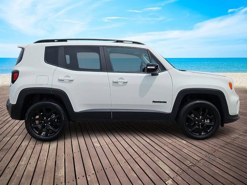Used 2023 Jeep Renegade Altitude w/ Sun/Sound Group AWD/4WD image 7