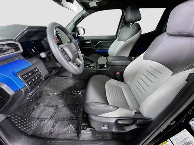 Certified 2025 Toyota Tacoma TRD Off-Road AWD/4WD image 21
