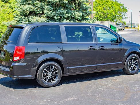 Used 2019 Dodge Grand Caravan SE FWD image 10