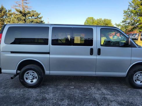 Used 2019 Chevrolet Express 2500 LS w/ Driver Convenience Package RWD image 25