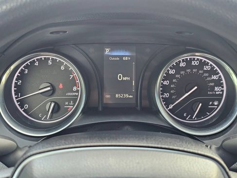Used 2018 Toyota Camry LE FWD image 27