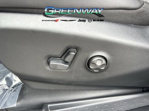 New 2026 Chrysler Pacifica Limited w/ S Appearance Package image 20