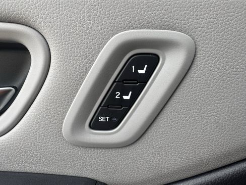 Certified 2025 Honda Pilot EX-L image 10