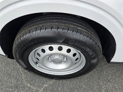 New 2025 Ford Maverick XL image 18