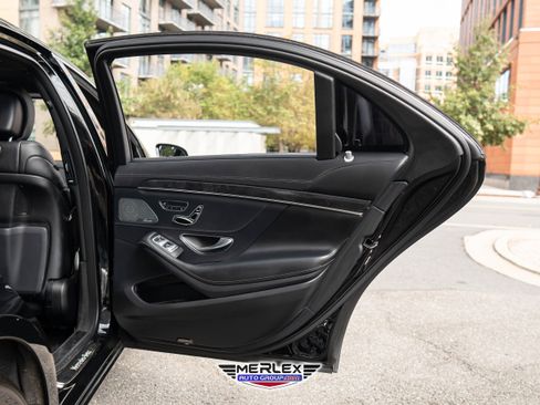 Used 2018 Mercedes-Benz S 560 Sedan image 48