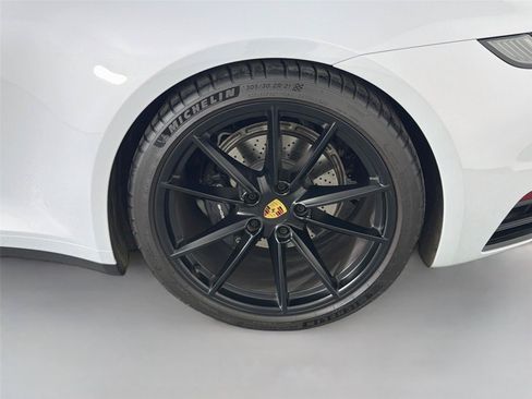 Used 2024 Porsche 911 Carrera T RWD image 12