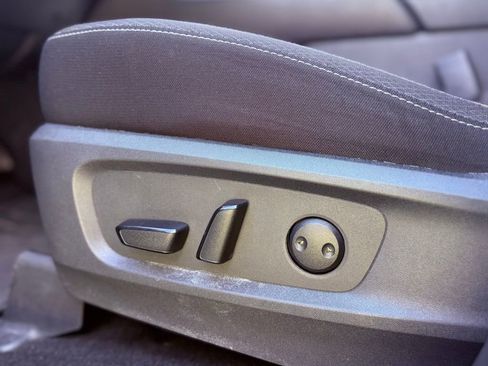 Used 2025 Nissan Pathfinder SV image 22