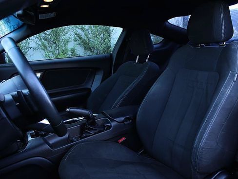 Used 2018 Ford Mustang Coupe RWD image 11