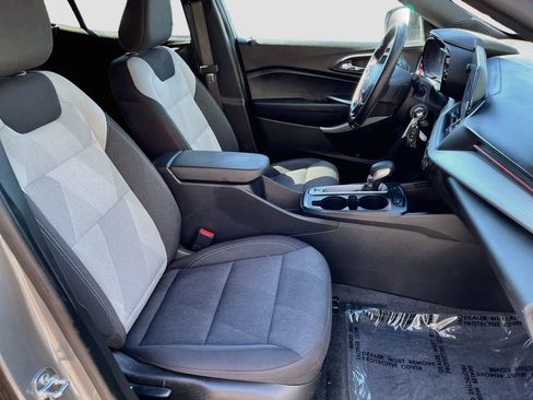 Used 2025 Chevrolet Trax RS w/ Driver Confidence Package FWD image 26