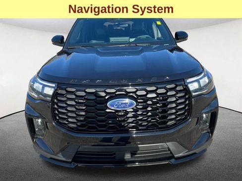 Used 2025 Ford Explorer ST-Line w/ ST-Line Street Pack image 4
