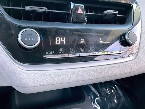 Used 2024 Toyota Corolla LE image 31