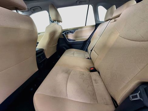Used 2019 Toyota RAV4 XLE w/ Convenience Package FWD image 26