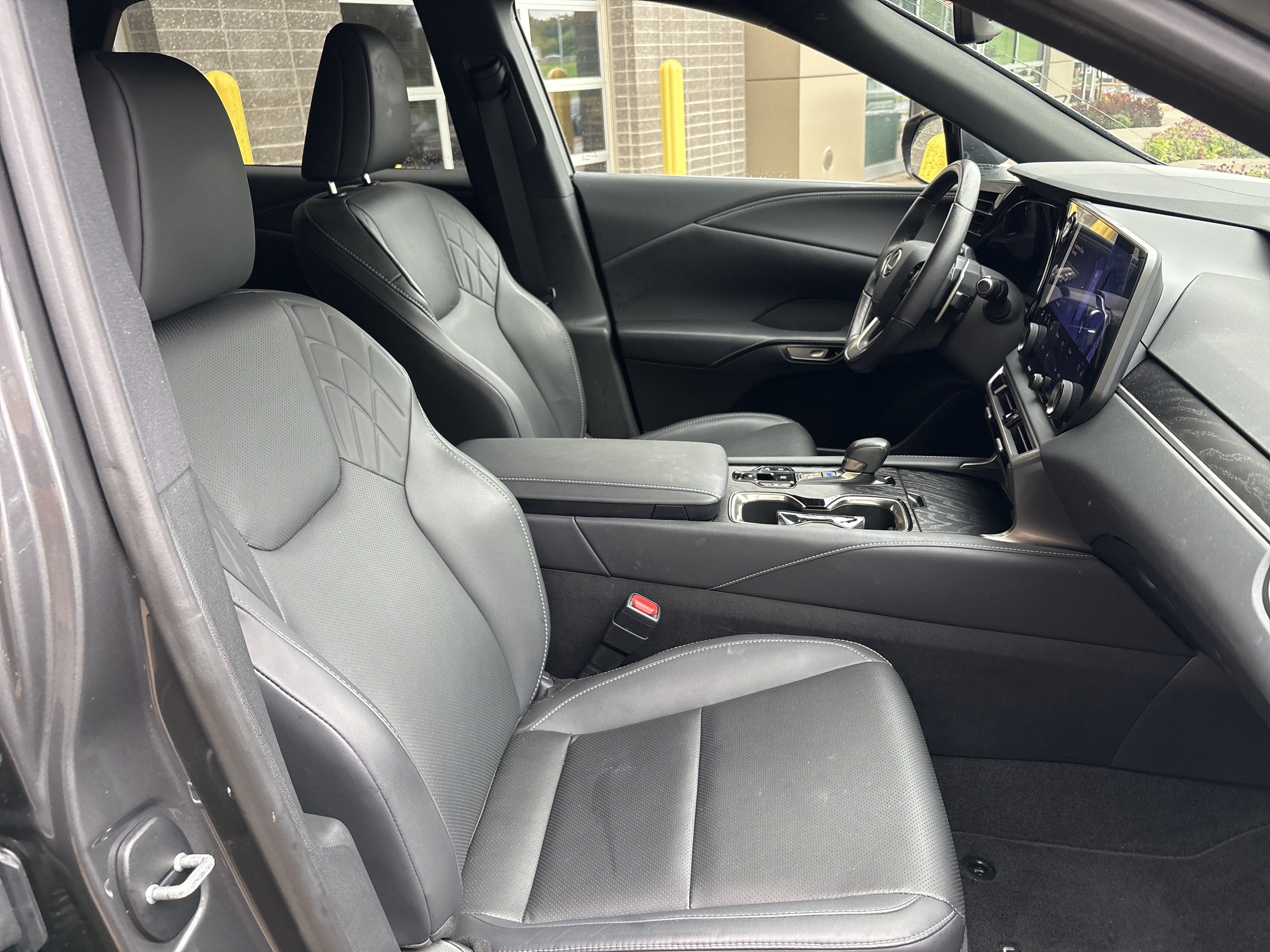 Used 2024 Lexus RX 350h w/ Accessory Package (Z1) AWD/4WD image 33