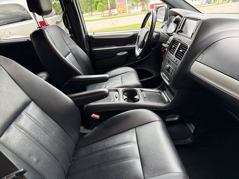 Used 2019 Dodge Grand Caravan GT FWD image 29