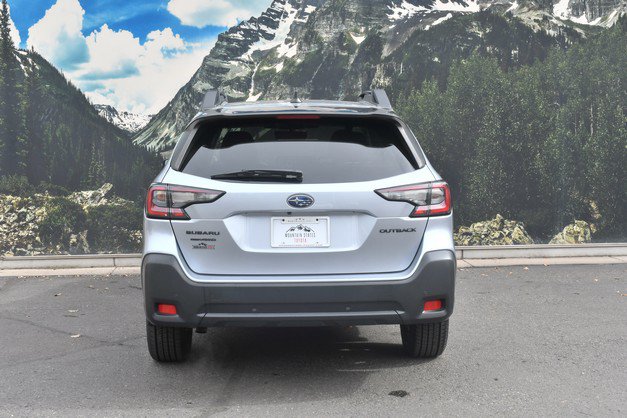 Used 2023 Subaru Outback Onyx Edition AWD/4WD image 10